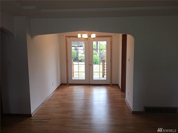 5th image of 10635 Rowland Ave SW