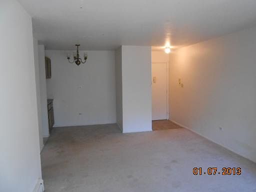 4th image of 705 Grove Dr APT 103