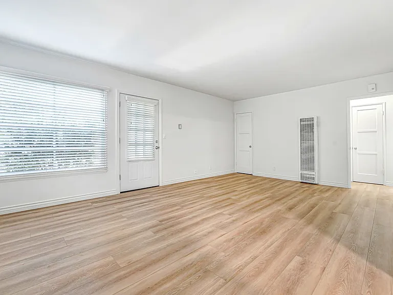 1034 5th St in Santa Monica - 5 blocks to the beach & North of Wilshire Blvd! — Photo 8