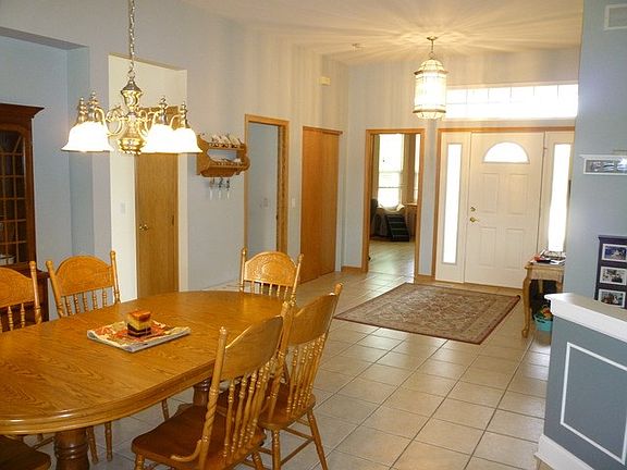 4th image of 715 Haven Ln
