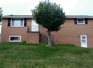 1074 Huston Dr, West Mifflin, PA 15122