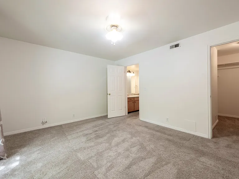 953 E Springcrest Ct #20 — Photo 11