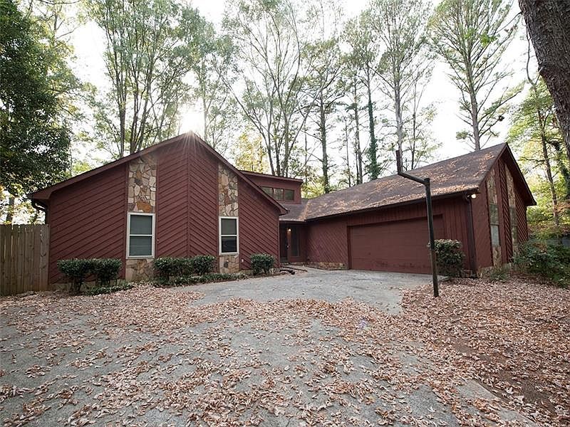 1st image of 2703 Macby Ave