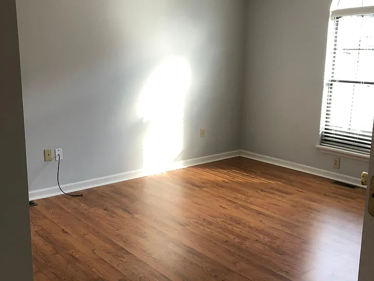337 Chase Pl — Photo 4