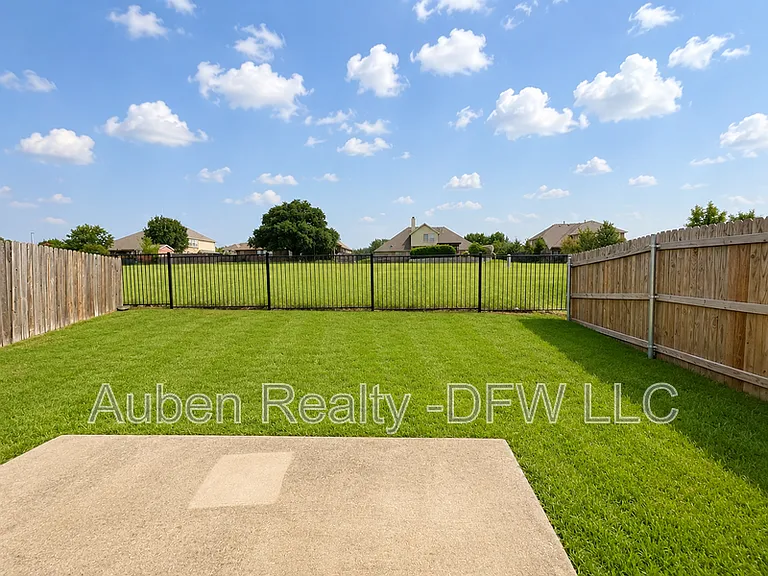 1330 Piedmont Dr — Photo 18