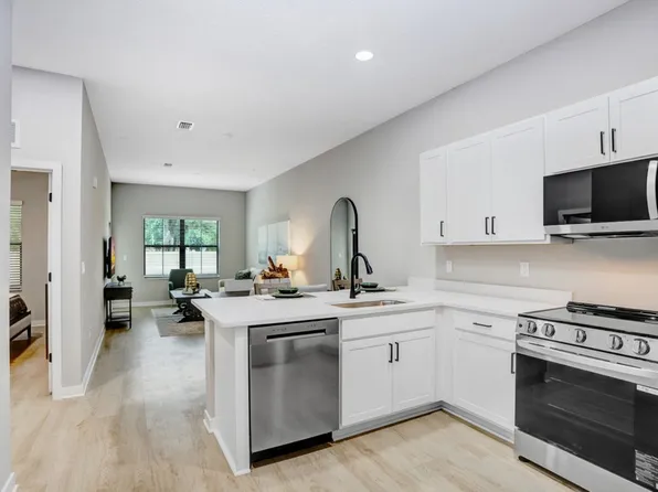 Bridgewater Landing Apartments 55+ Senior Living