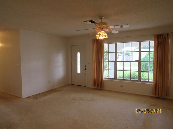 4th image of 1162 SE Maxwell Ln