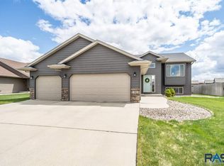 7805 W 53rd St, Sioux Falls, SD 57106