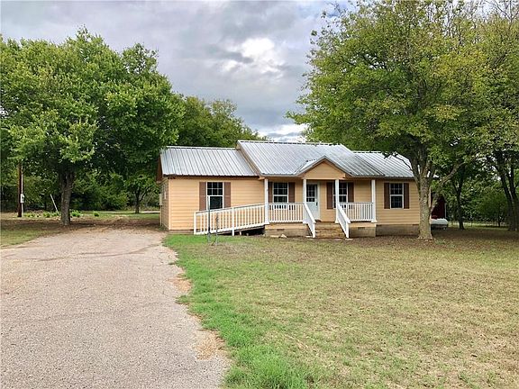 3rd image of 2711 Tower Dr