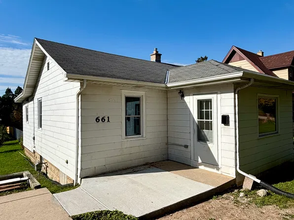 661 S 100th St, West Allis, WI 53214