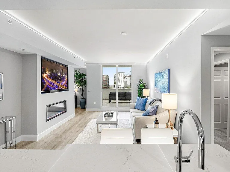 255 Evernia St #1115 — Photo 3