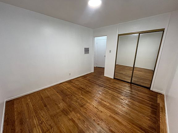 5th image of 3215 Taraval St #2