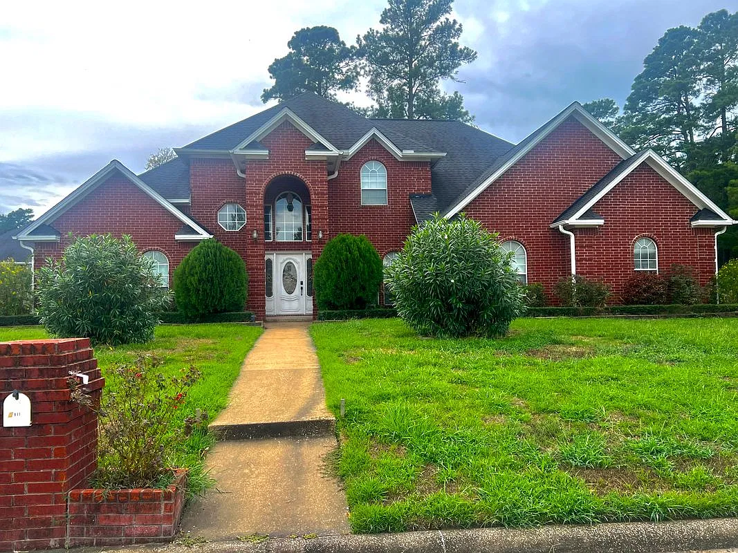 4 bed, 4.0 bath, 3191 sqft, $2,750 — Photo 1