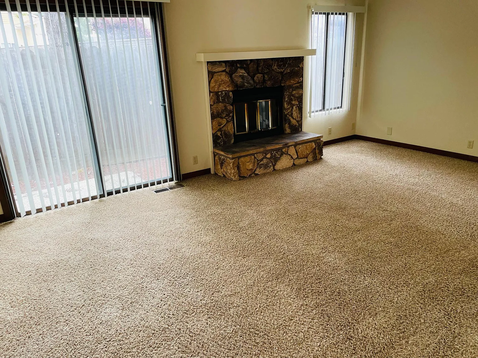 2 bed, 1.5 bath, 1142 sqft, $3,695 — Photo 4