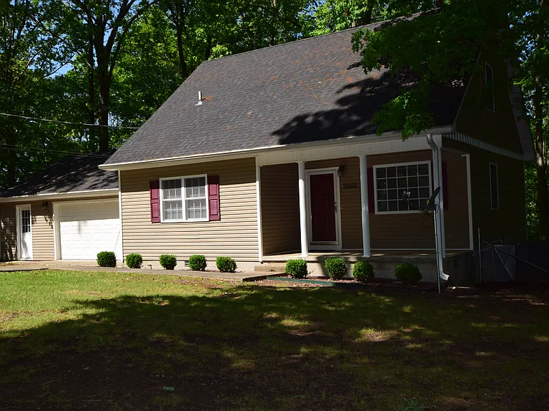 16605 Janet Dr — Photo 1