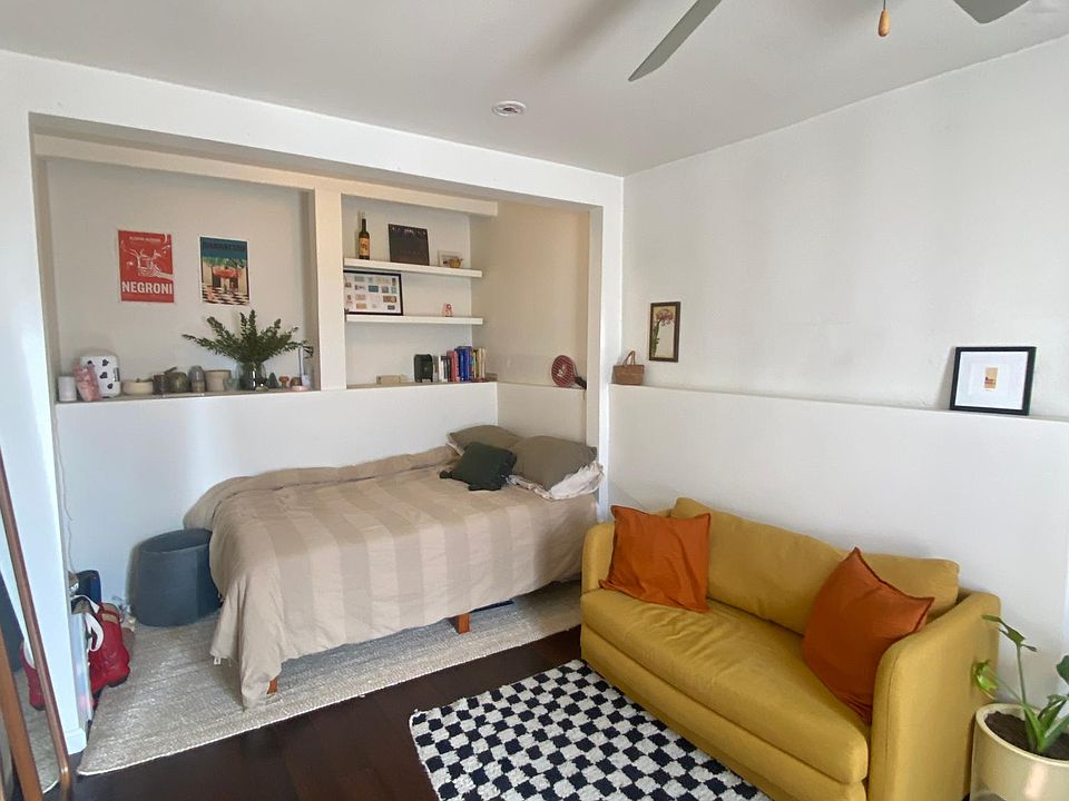 1st image of 834 Laguna Ave #1/2