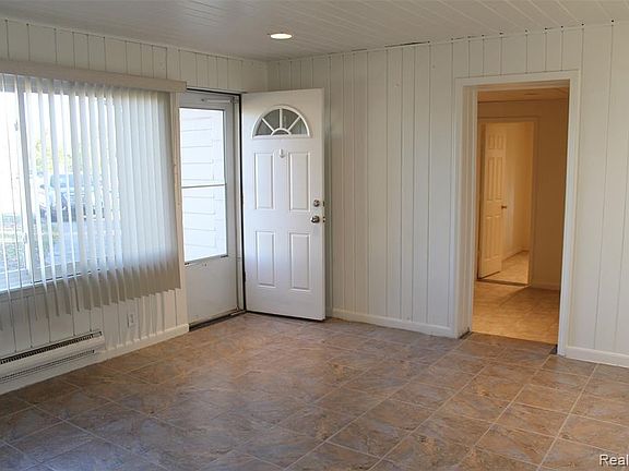 4th image of 43267 Utica Rd