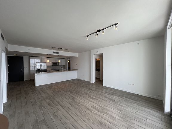 3rd image of 999 SW 1st Ave #2405-1