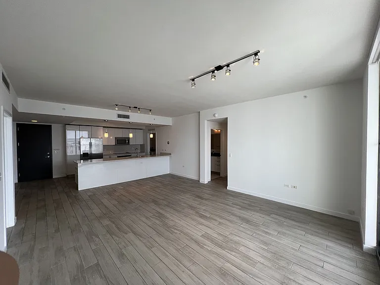 999 SW 1st Ave #2405-1 — Photo 4