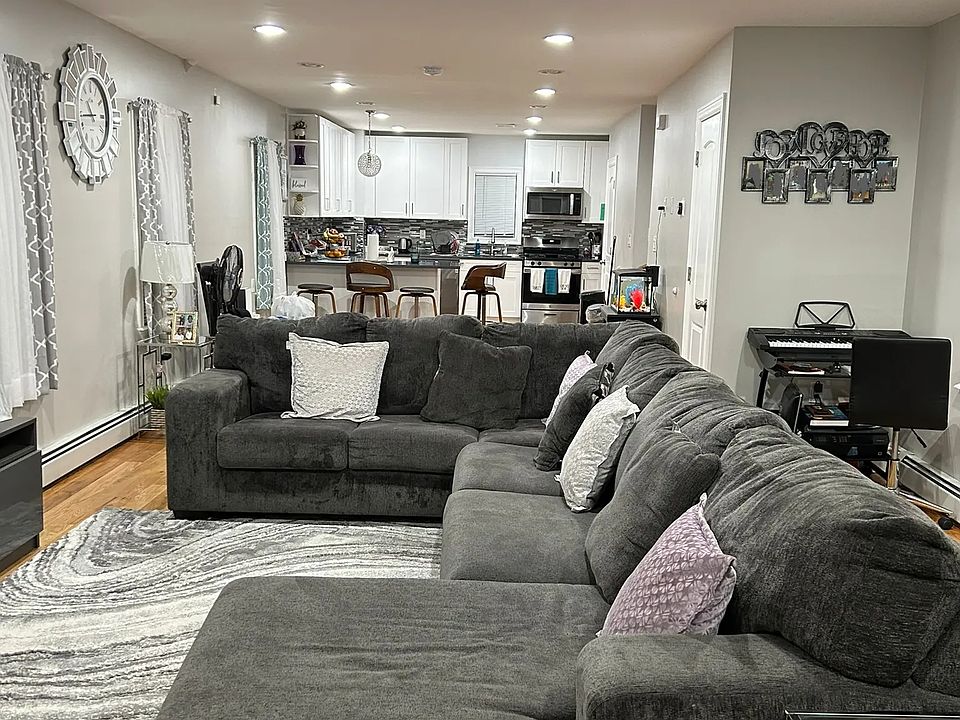 1st image of 12130 Irwin Pl