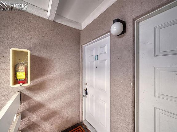 4th image of 3425 Rebecca Ln APT H