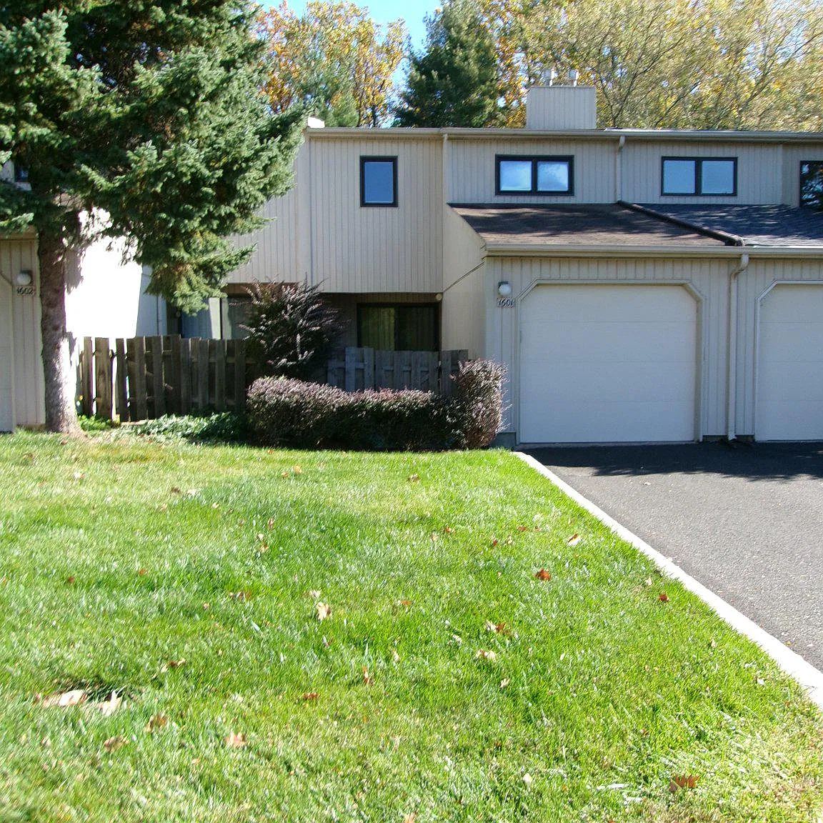 3 bed, 2.5 bath, 1873 sqft, $3,250 — Photo 2