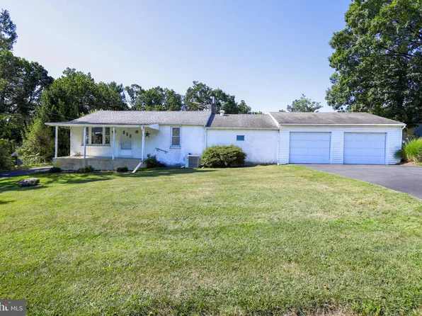 10572 Upper Strasburg Rd, Upperstrasburg, PA 17265