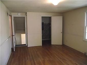 5th image of 4118 W 73rd Ter