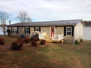 480 Big Cove Dr, Penhook, VA 24137