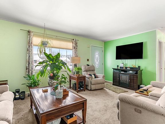 3rd image of 619 Kennedy Ave