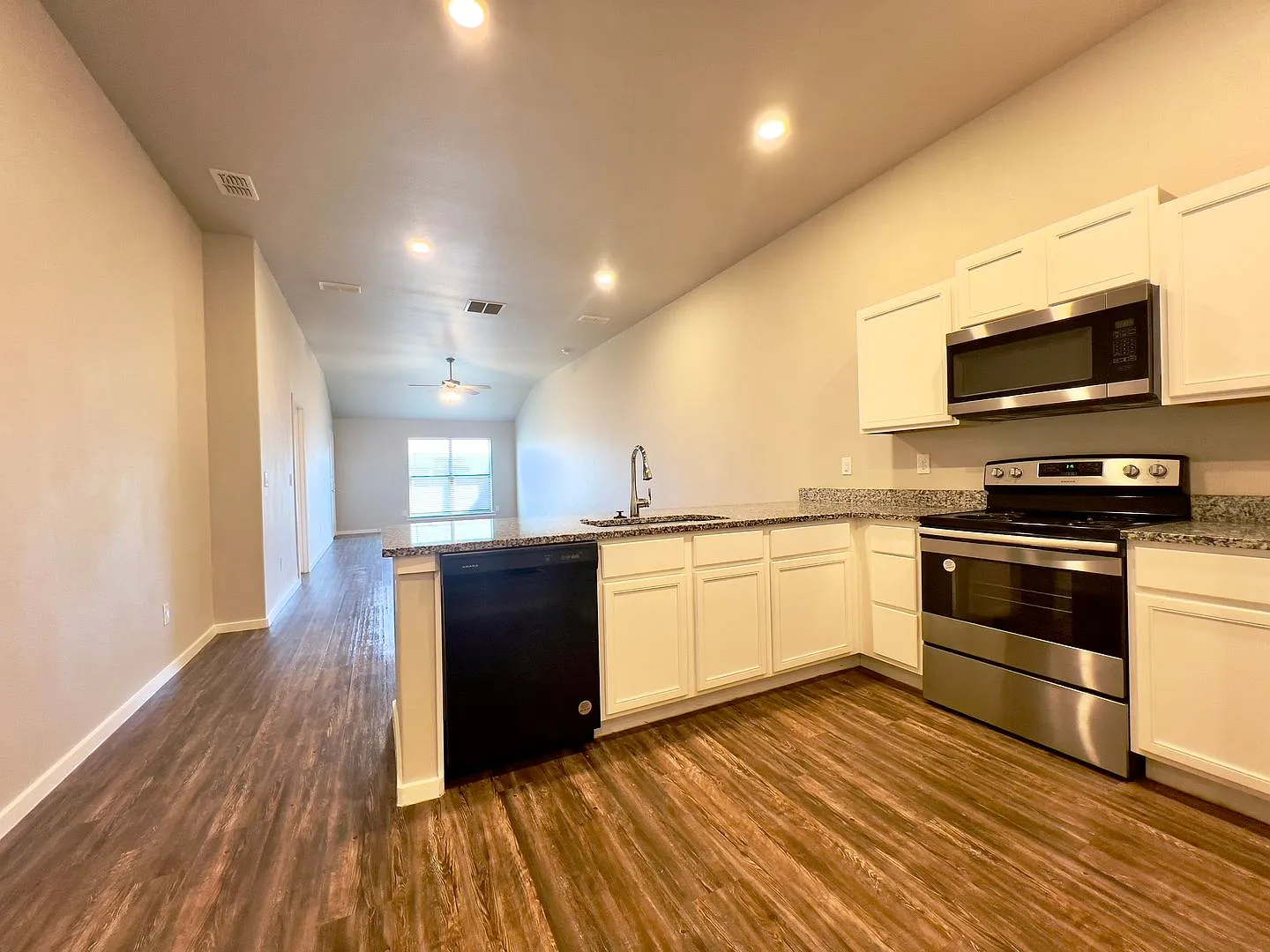 PM1 - 2120 N Ave K - TNT — Photo 2