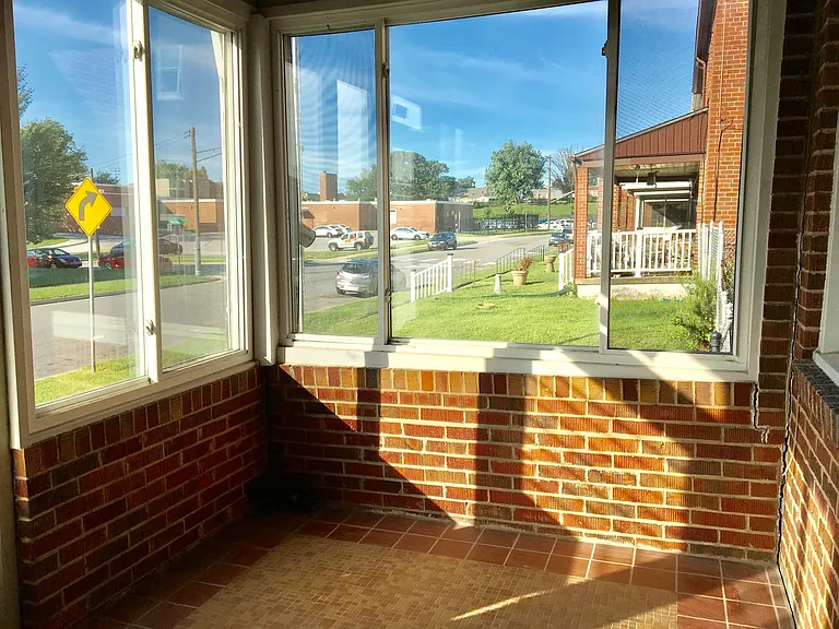 7226 Bridgewood Dr — Photo 3