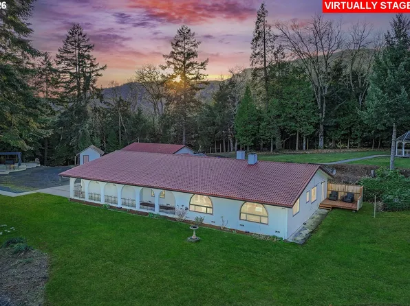 250 Mountain Dr, Roseburg, OR 97471