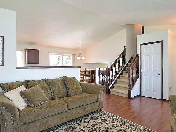 3rd image of 1516 E Houhgton Ct