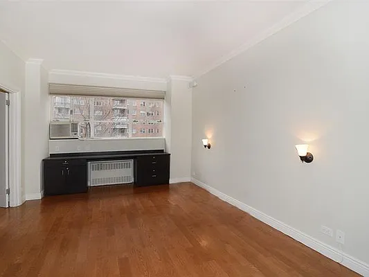 Sold by Robert E. Hill  | media 24