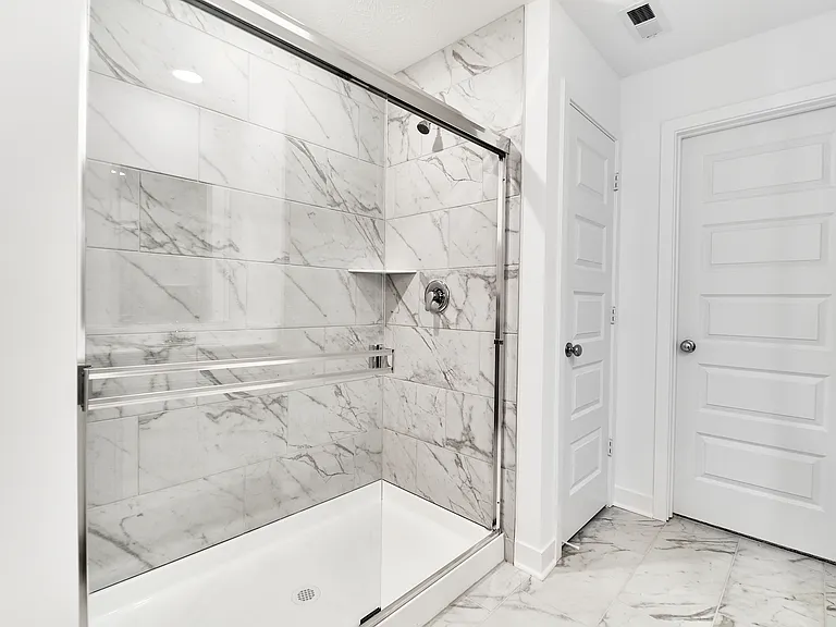 8603 Georgina St — Photo 36