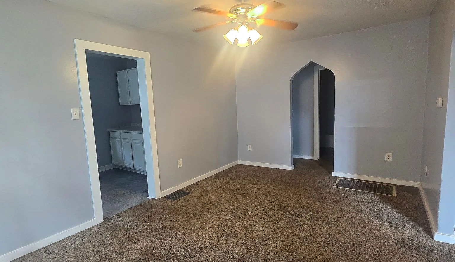 1312 E Olive 2 bedroom, 1 bath — Photo 3