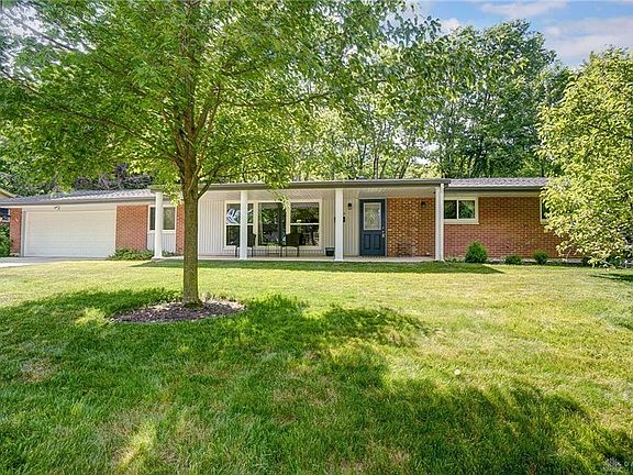 3rd image of 2465 Periwinkle Dr