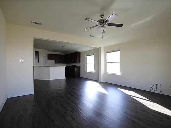 2nd image of 2947 Saint Bernard Dr