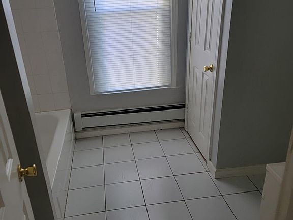 3rd image of 1847 E Wishart St