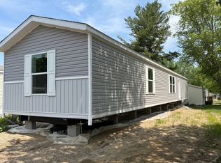 1070 Oakbrook E, Jackson, MI 49201