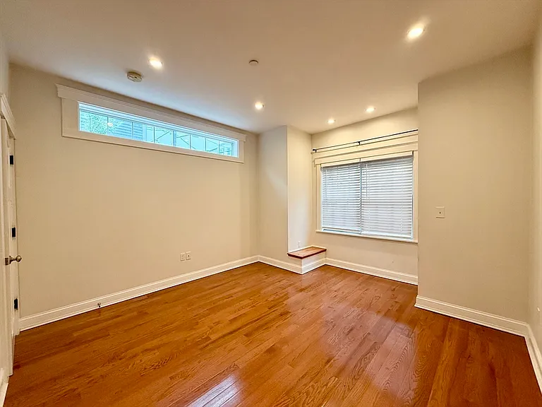 108-110 Webster St #1F — Photo 10
