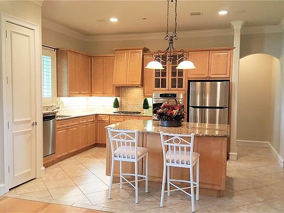 3rd image of 304 Watermere Dr