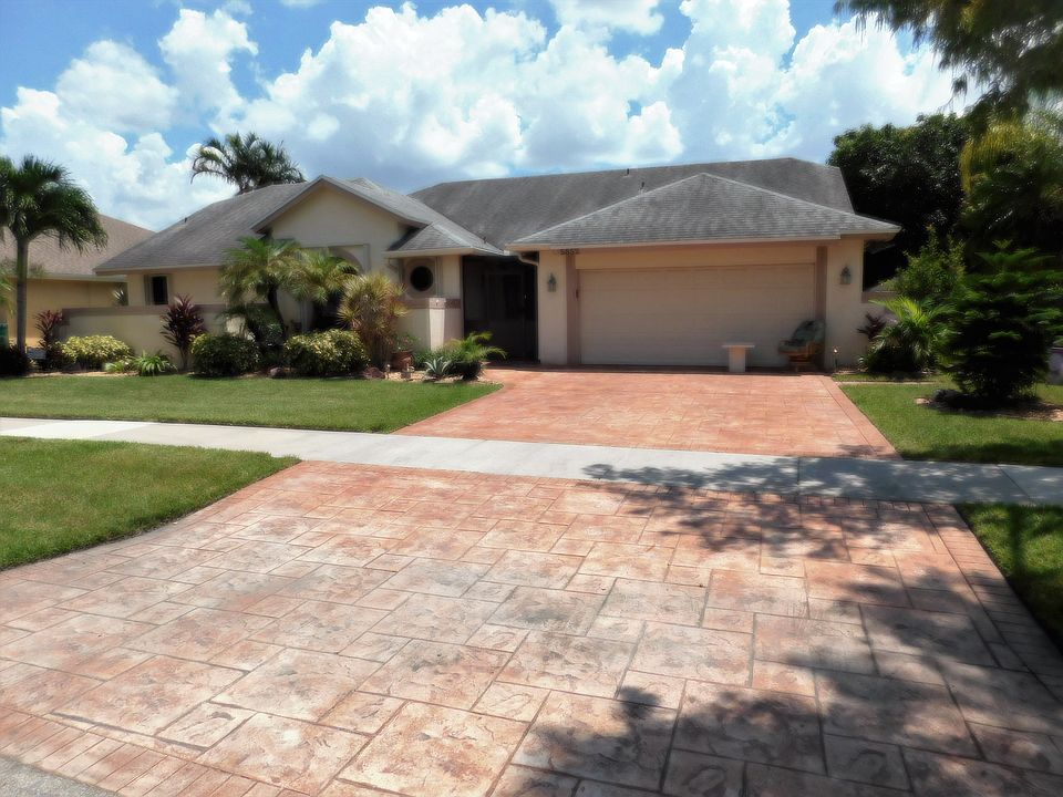 1st image of 5852 SW 88th Ter