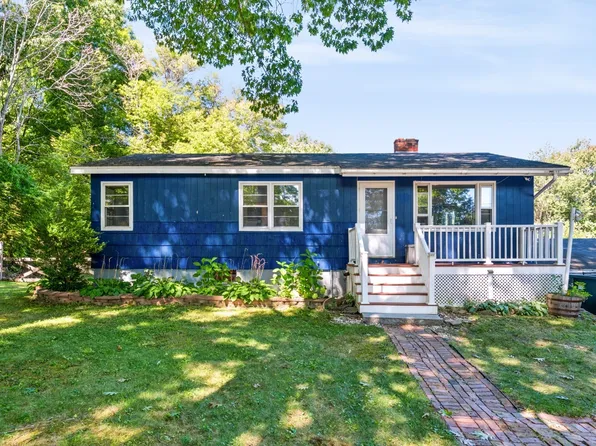 21 Fern Ave, Amesbury, MA 01913