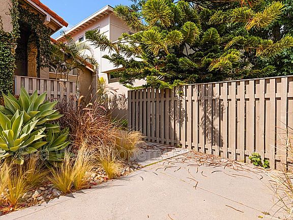 3rd image of 308 Camino De Las Flores