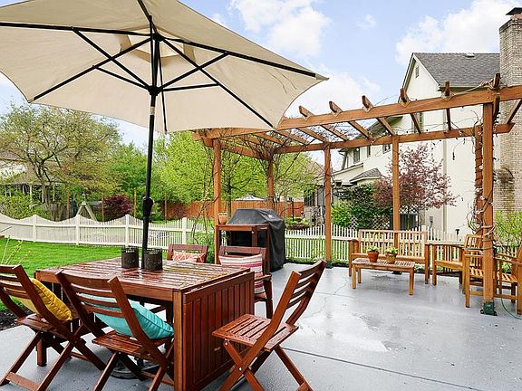 4th image of 6495 Meadowbrook Cir