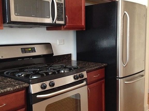 2nd image of 5919 N Paulina St #2N