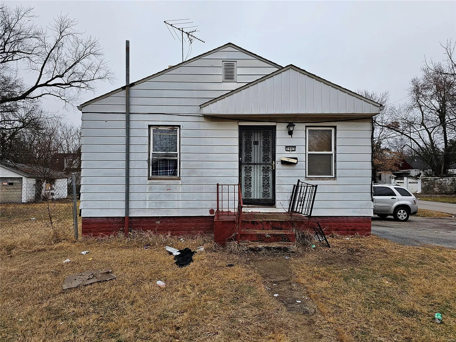 5443 Rosemont Ave photo 1