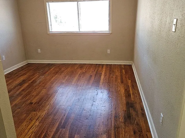 8936 Commercial Blvd — Photo 5